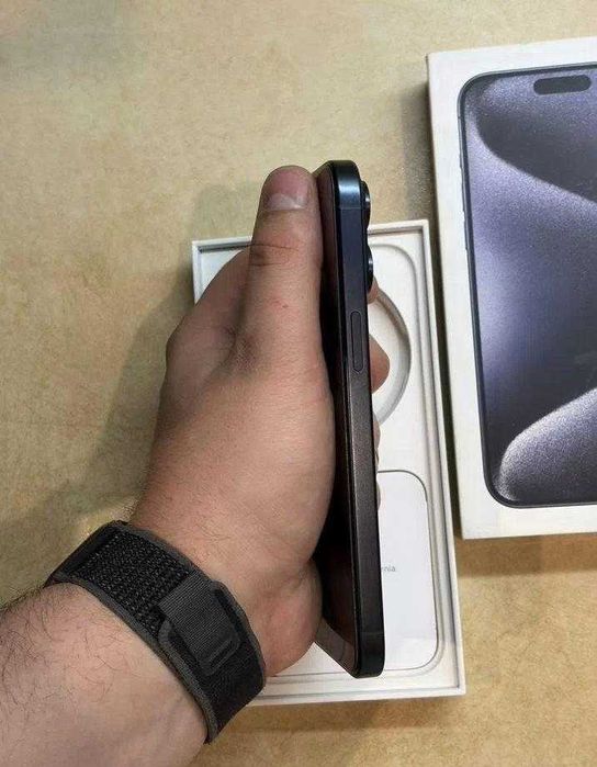 iPhone 15 Pro Max, 256 ГБ, SIM + eSIM