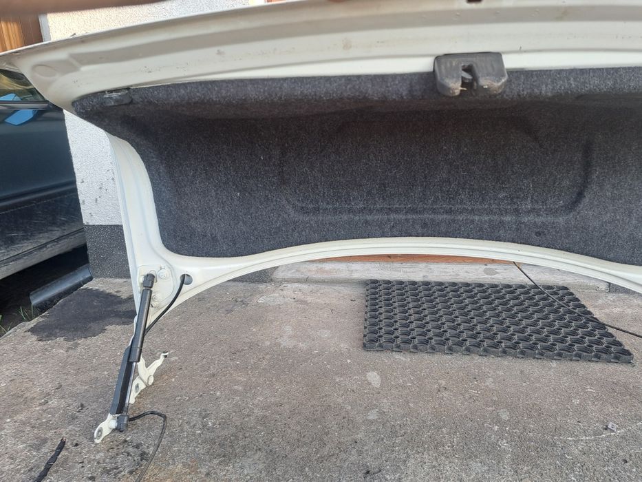 Audi a4 b5 klapa bagażnika LY9D biała sedan ładna