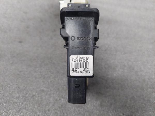 Motor vidro trás direito VOLKSWAGEN Golf IV (1J1)