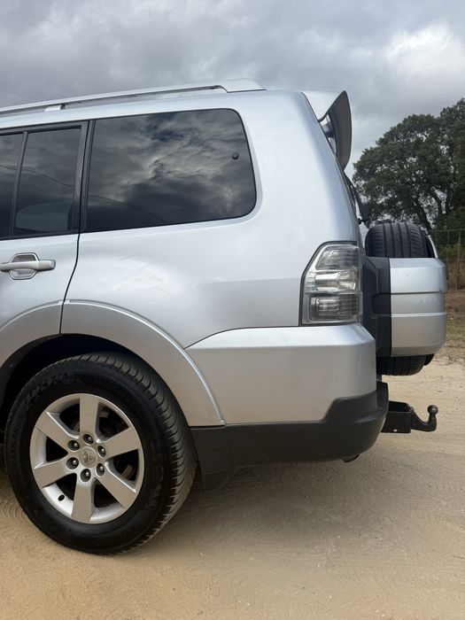 Mitsubishi Pajero 3.2 DID 7 lugares V80 foto 2