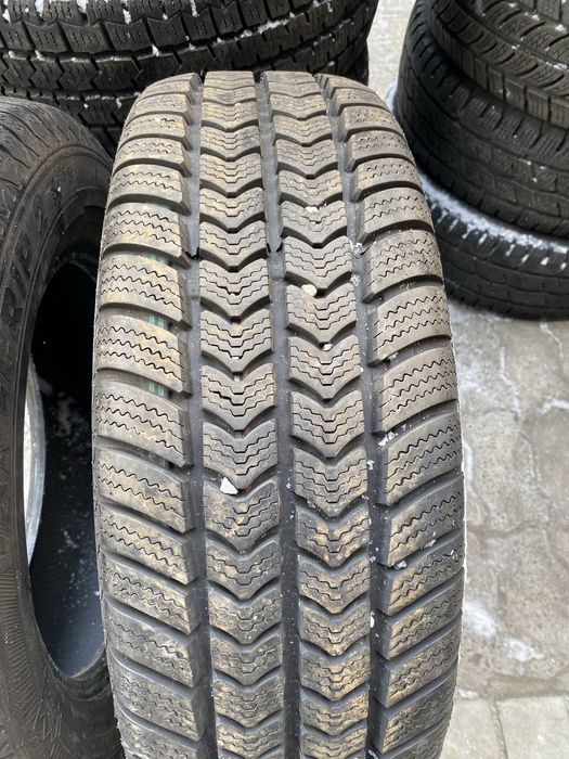Шини 215 65R16C 109/107  Semperit Van-Grip 2