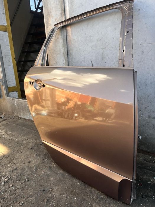 Двері ляда  капот  крило коричневий TCNB на рено гранд сценік 3