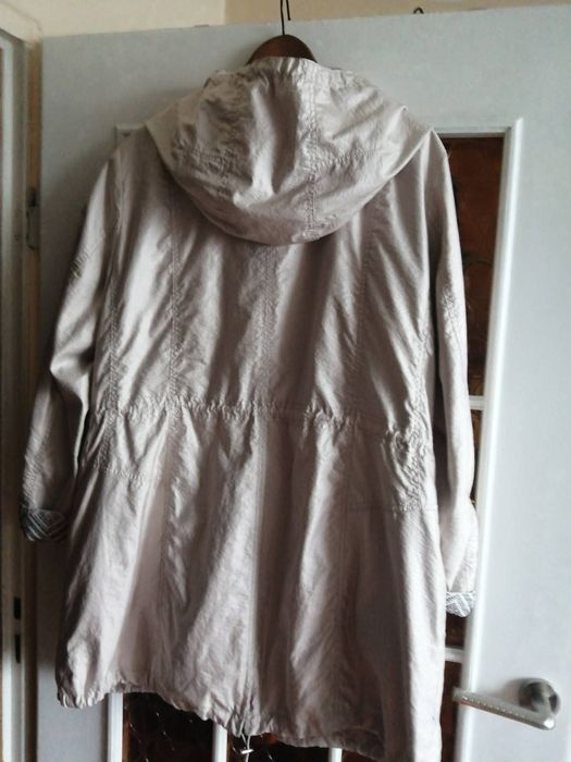 Kurtka perłowy beż.