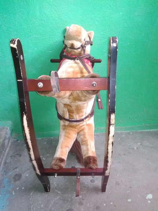 Лошадка качалка импортная мягкая