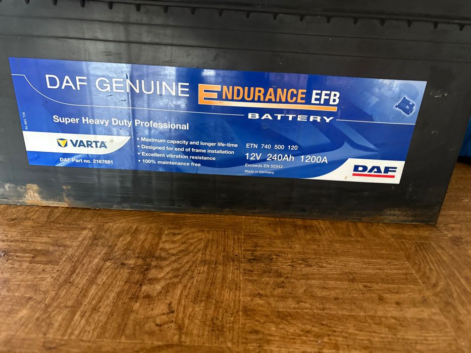 Akumulatory VARTA 12V 240A w dobrym stanie