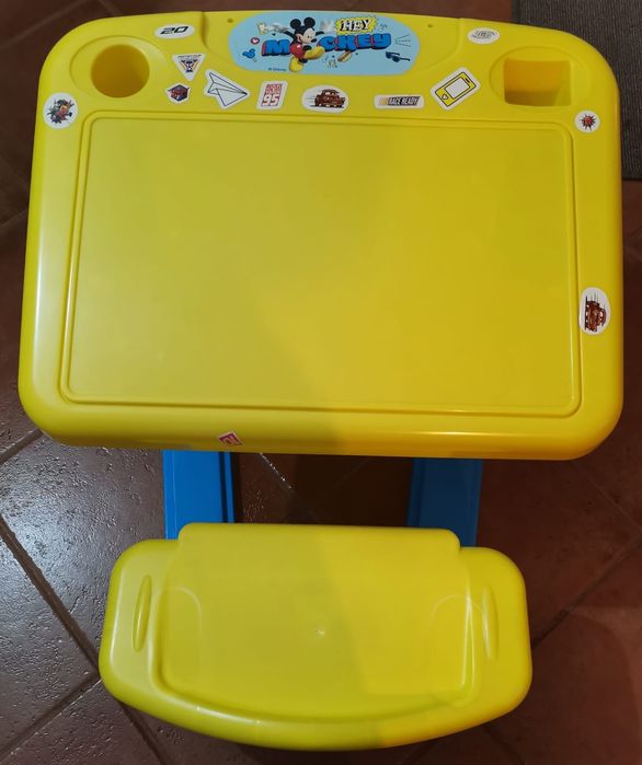 Mesa secretária do Mikey