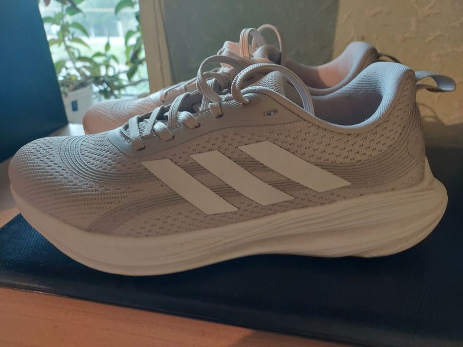 Кроссовки Adidas