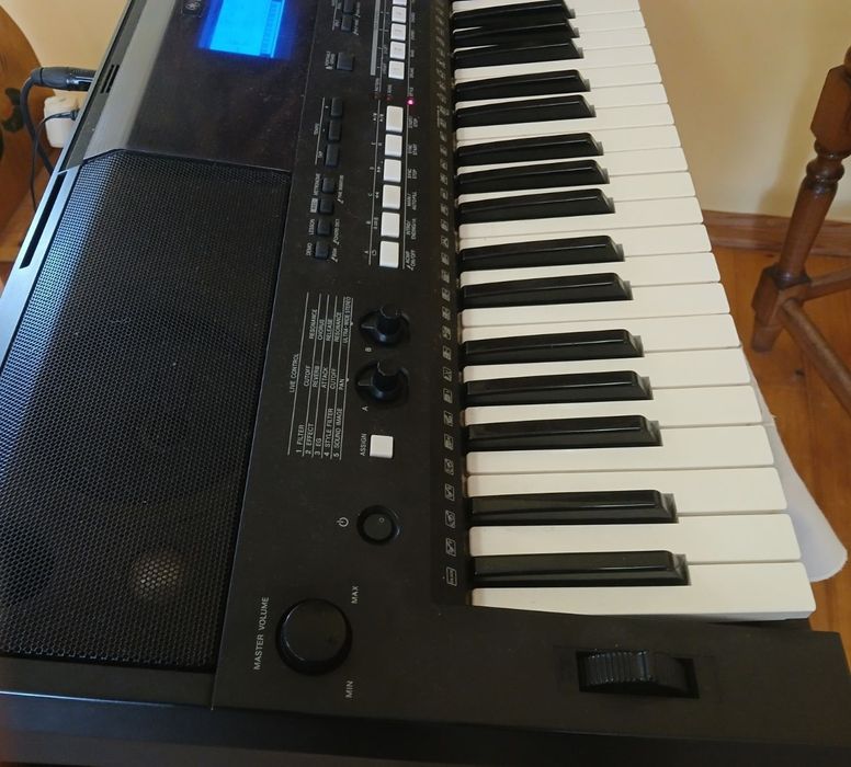 Yamaha PSR E 433