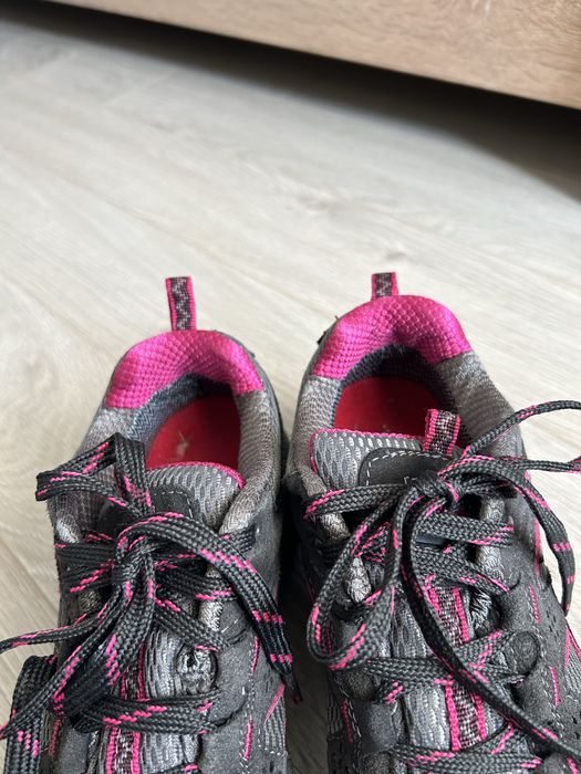 Жіночі кросівки karrimor 37,5 розмір