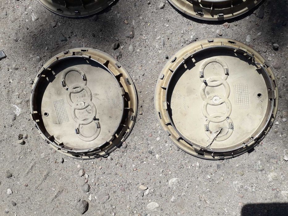 dekielki  4 sztuki orginalne do audika