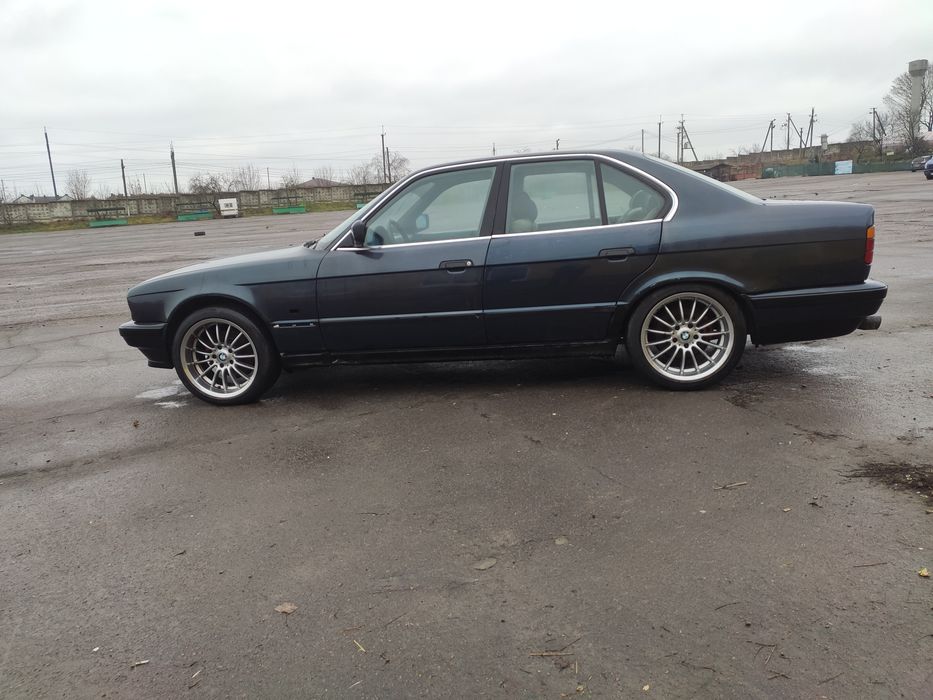 Продам BMW520i 1993