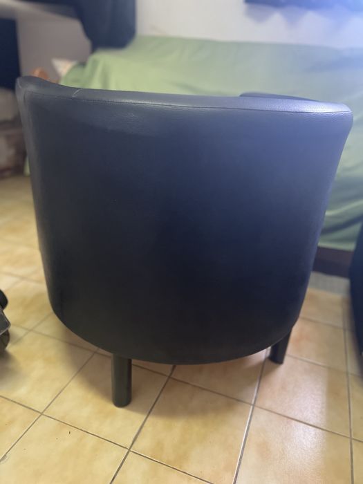 Poltrona Couro Preta