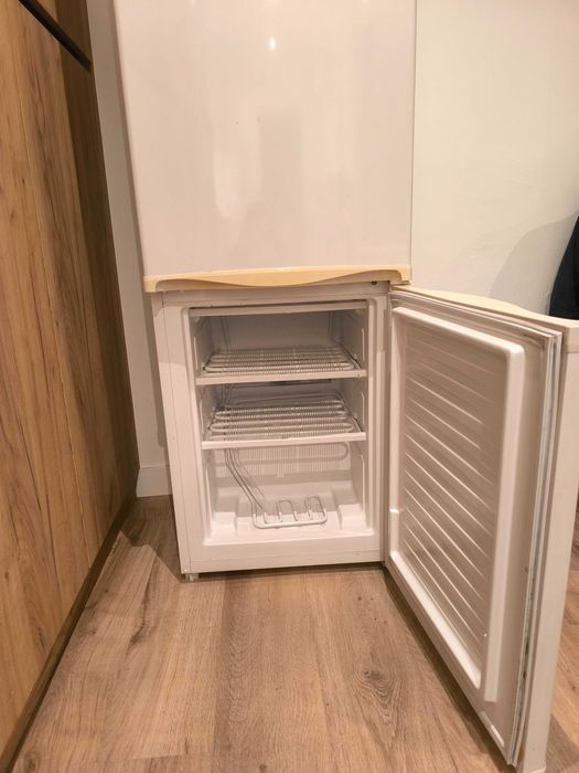 Frigorífico a funcionar bem