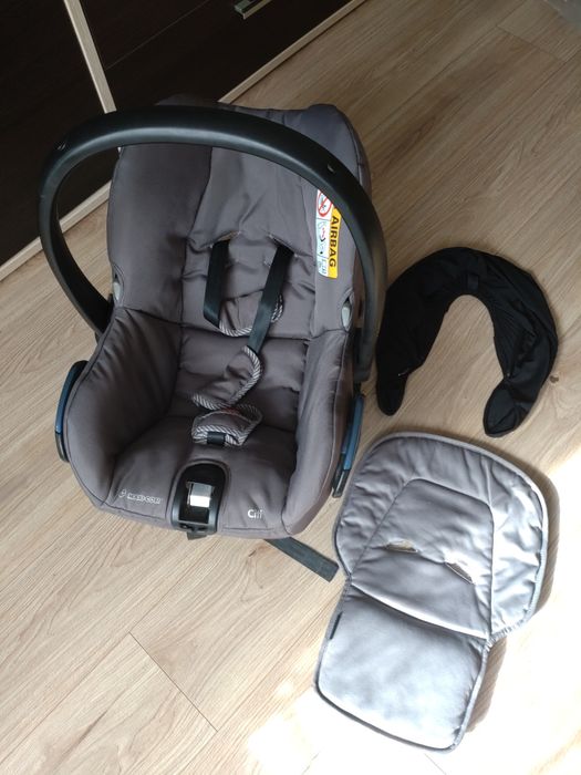 Nosidełko Maxi Cosi City plus adaptery do wózka