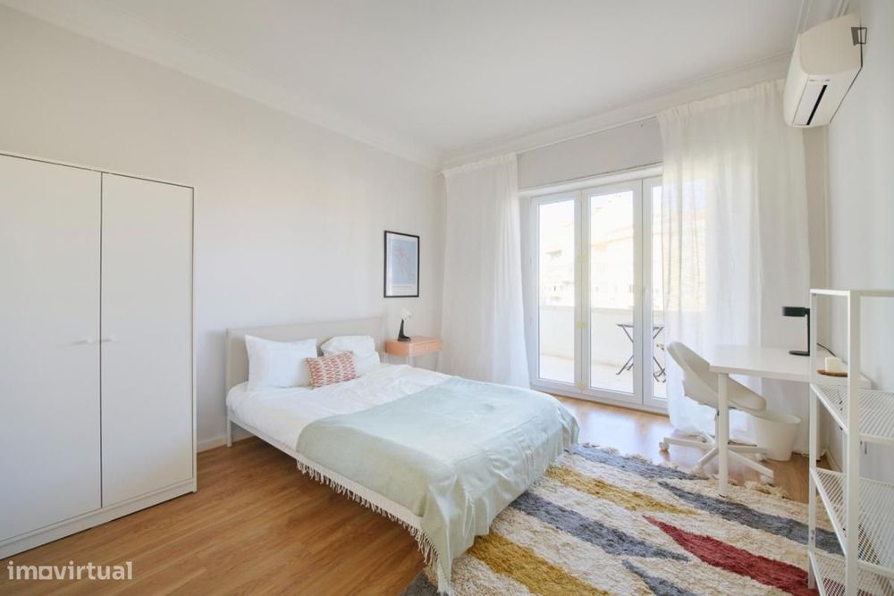 Quarto - localizado em Roma-Areeiro Lisbon