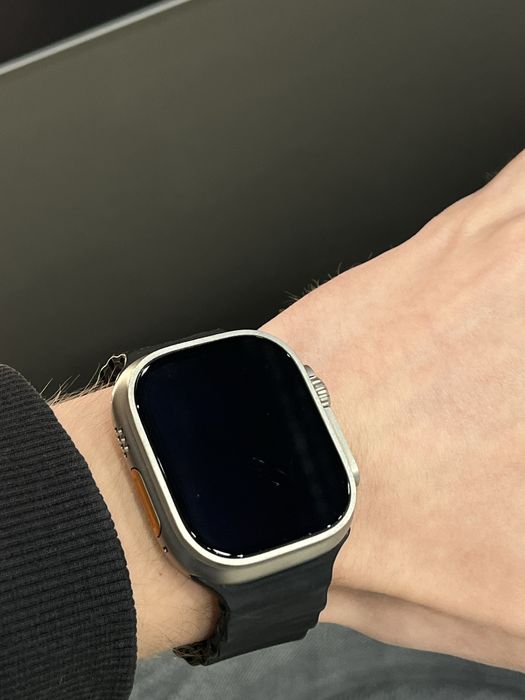 USED Apple Watch Ultra 2 Titanium with Midnight Ocean Band GiGi Store