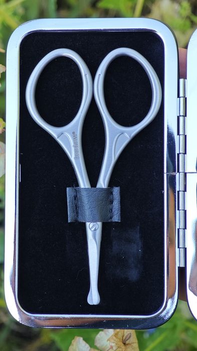 Манікюрний набір для чоловіків Kershaw Manicure Set (KMCURE) для нігтів і бороди: кусачки для нігтів, двостороння пилка , пінцет , ножиці, футляр.