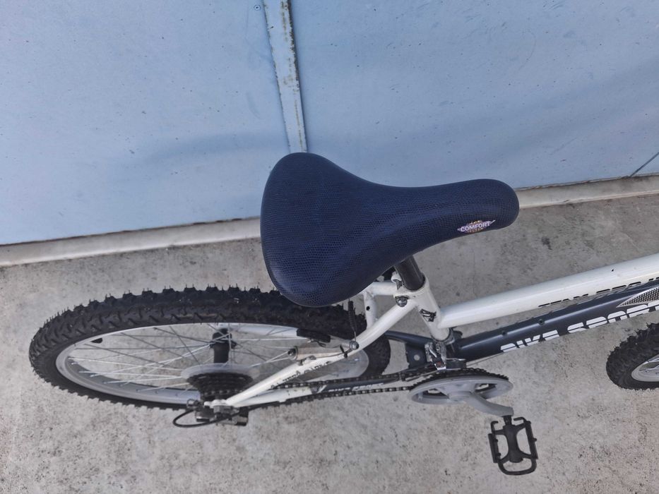 Bicicleta roda 24  pouco uso para pessoas até 1,50 de altura