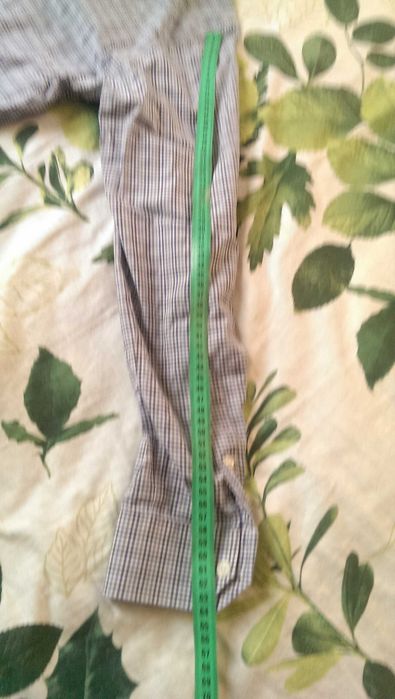 Продам гарну рубашку для школяра.