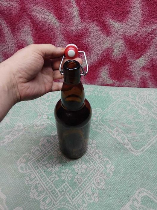 Бутылка стеклянная с бугельной пробкой (бугельным замком) / 1 л