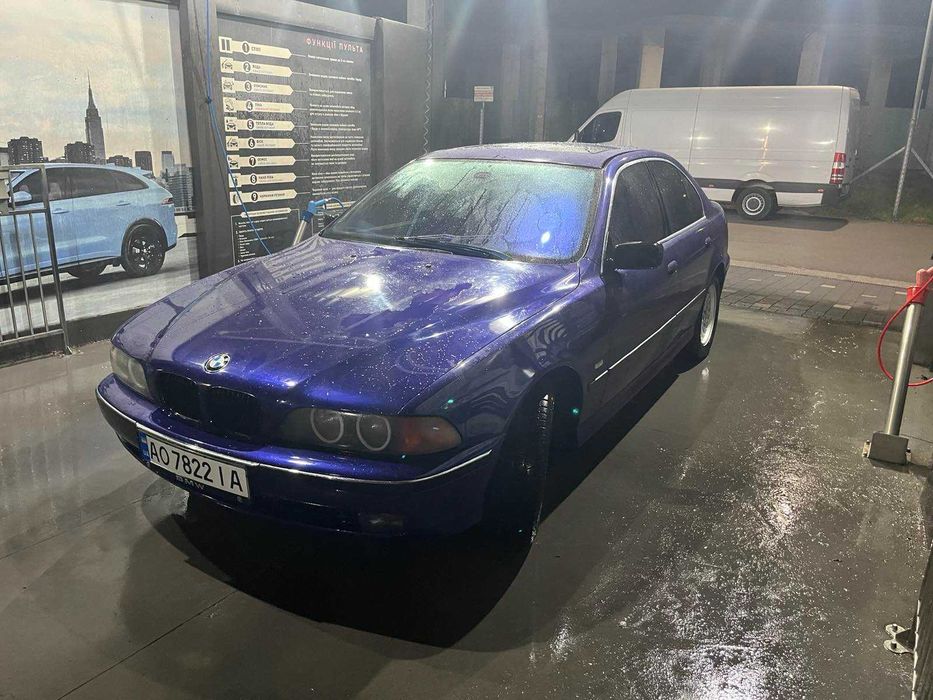 Продам БМВ  е39.