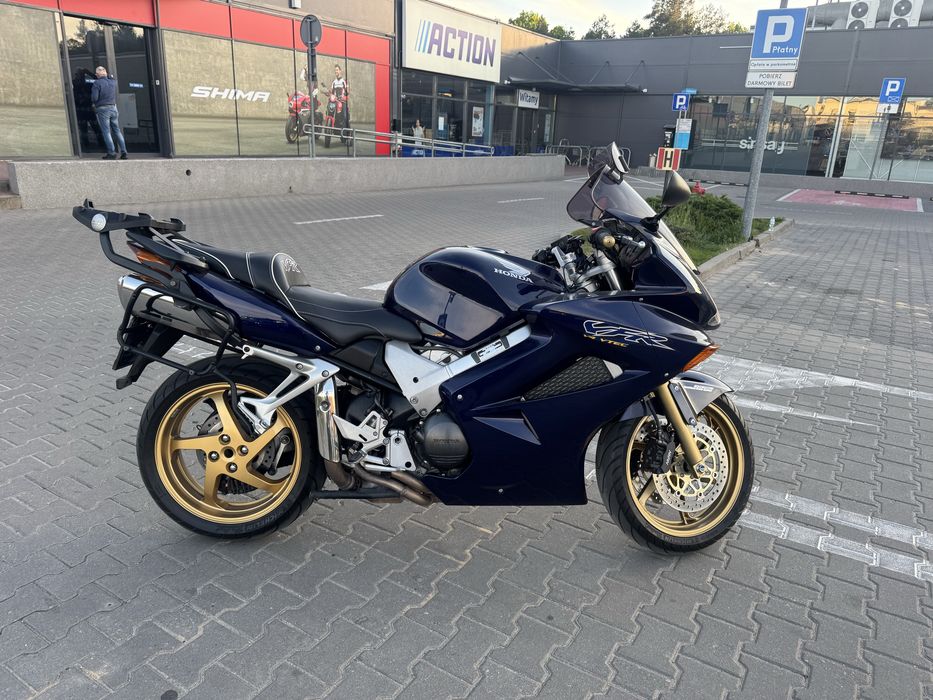 Honda VFR 800  V-Tec