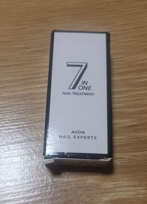 Odżywka do paznokci 7w1 avon