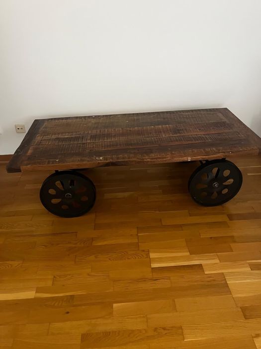 Mesa de apoio da Kare Design