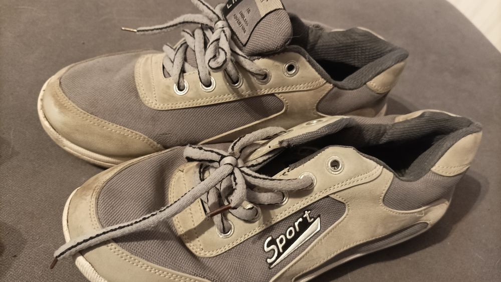 Oddam buty sportowe dla chlopca 38