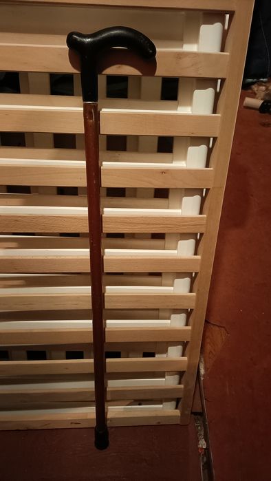 Продам трость для  хотьбы.