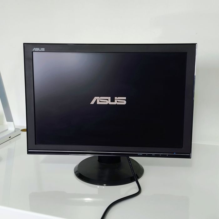 Monitor Asus 19" HD+ VW192S