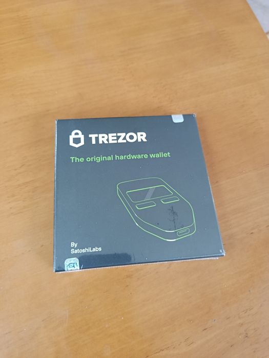 TREZOR аппаратный криптовалютный кошелек