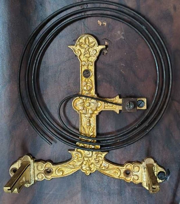 Zegar  wiszacy - sygnowany JB