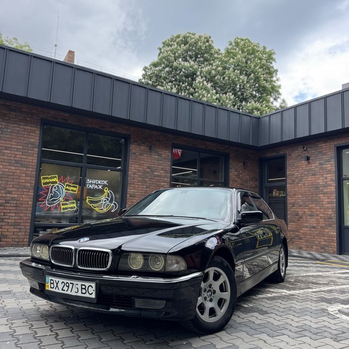 BMW e38 1994 3.0 m60