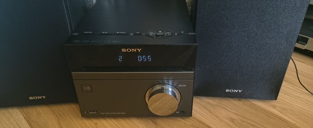 Sprzedam micro wieżę  sony CMT-S40D.posiada aux i usb-S