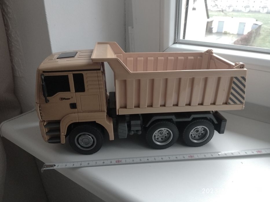 Машинка самосвал