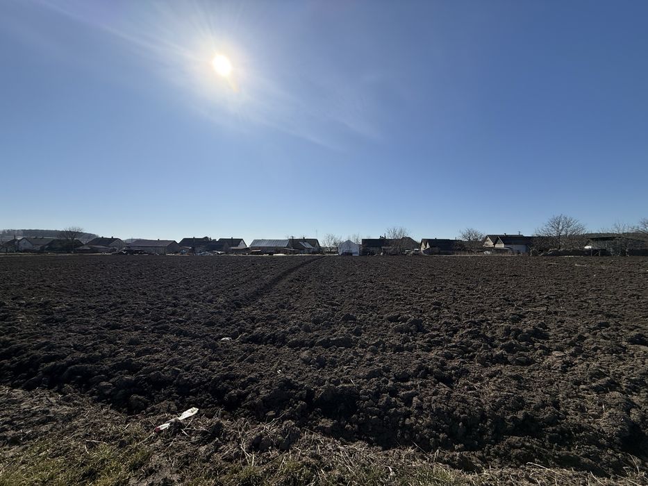 Продаж земельної ділянки в с. Михайлівка (20 км від Чернівців)