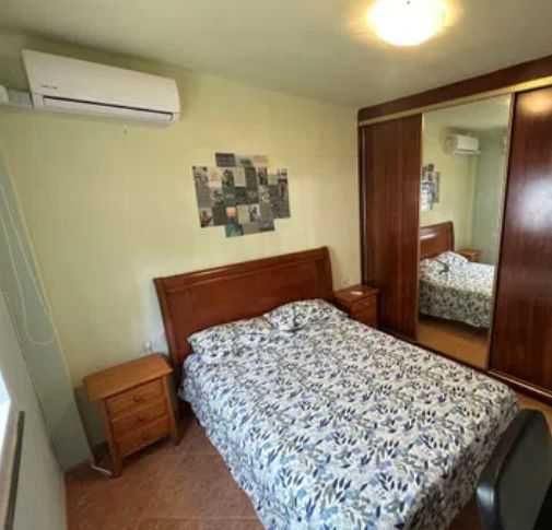 Arrendo T2 com mobilia