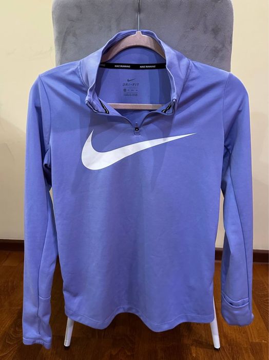 Жіночий спортивний  лонгслів  найк