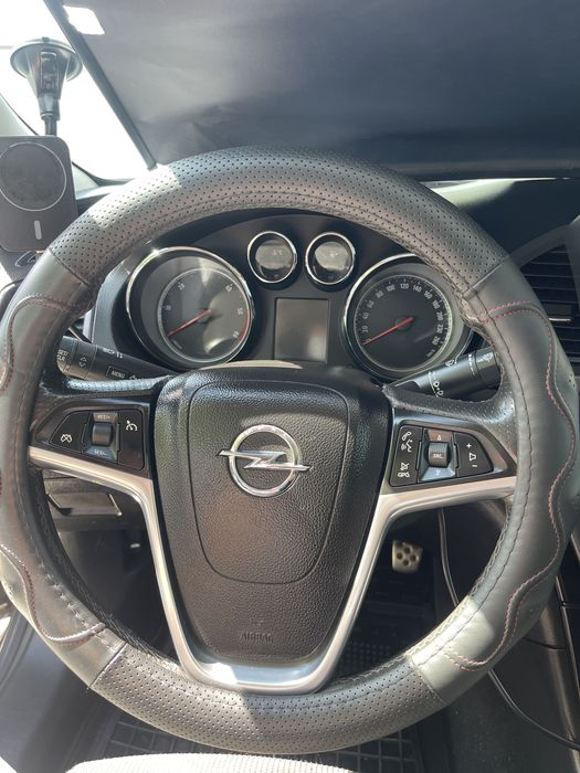 Продам в доброму стані Opel insignil
