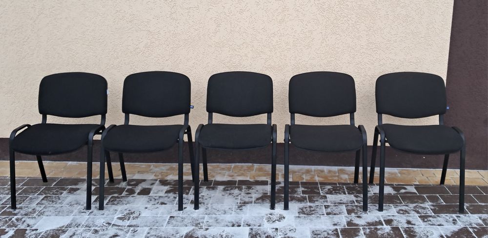 Продам офісні стільці б.у