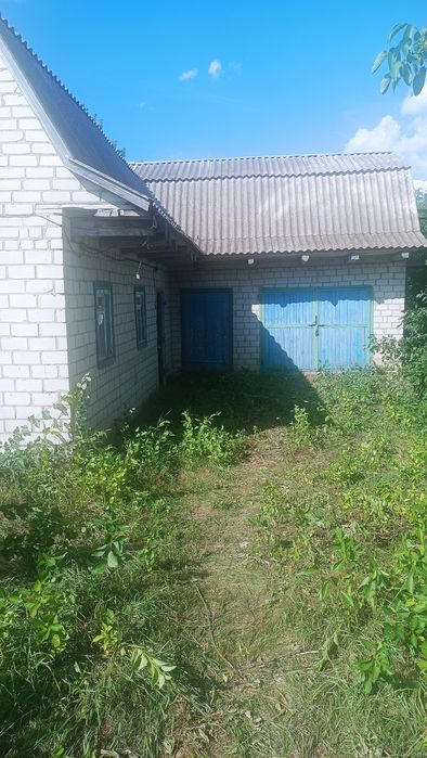 Продам дім з участком