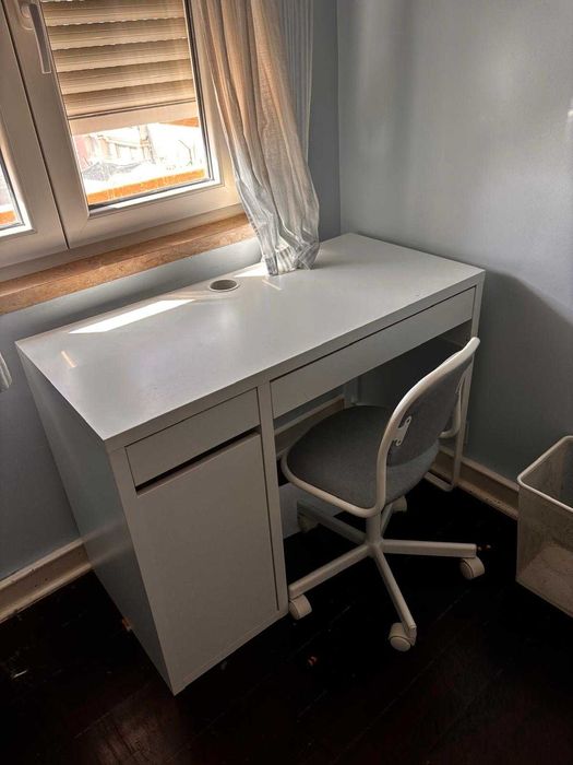 Secretaria e cadeira juvenil IKEA