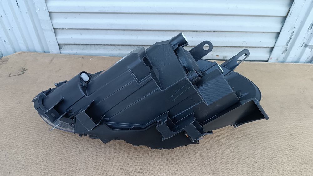 Vendo farol direito de Fiat grande Punto evo ano 2009