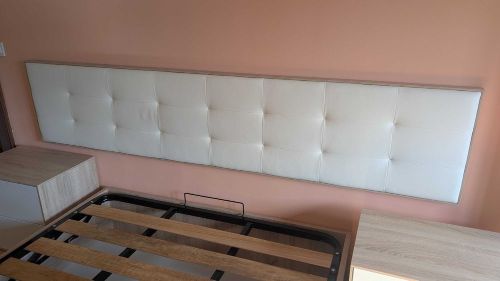 Venda de mobília de quarto de casal.