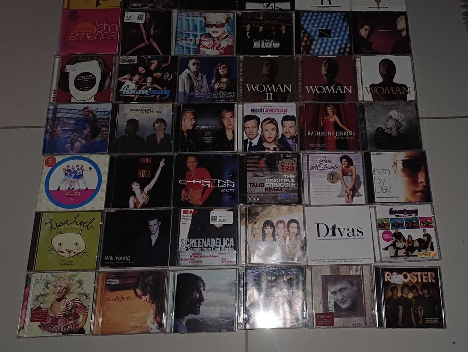 Płyty kompaktowe. Zestaw rok pop CD