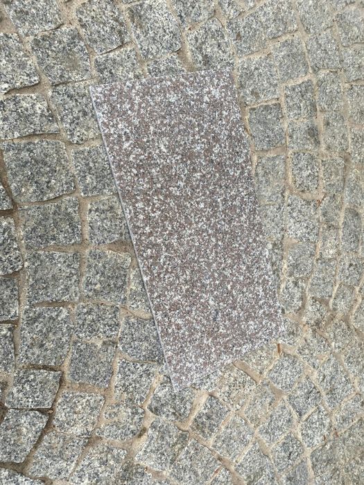 Płytki granitowe 61x30.5x1cm brąz królewski g664 polerowane