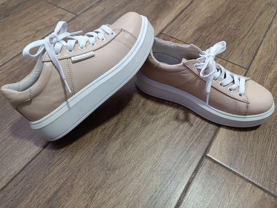 Кросівки шкіряні/кеди/туфлі/ взуття для дівчинки весна