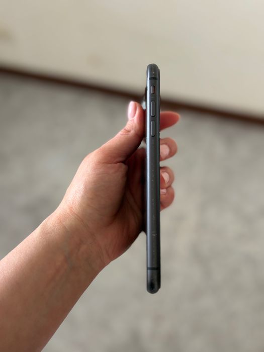 iPhone 11 com carregador completo