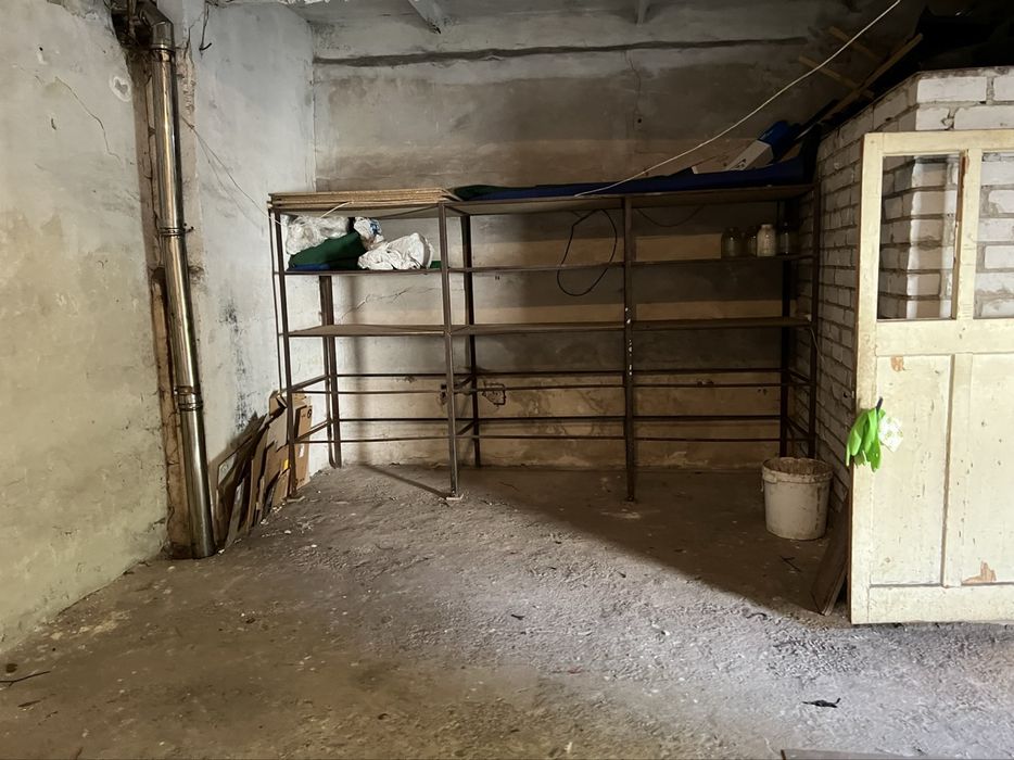 Продам бокс на 2 пвто
